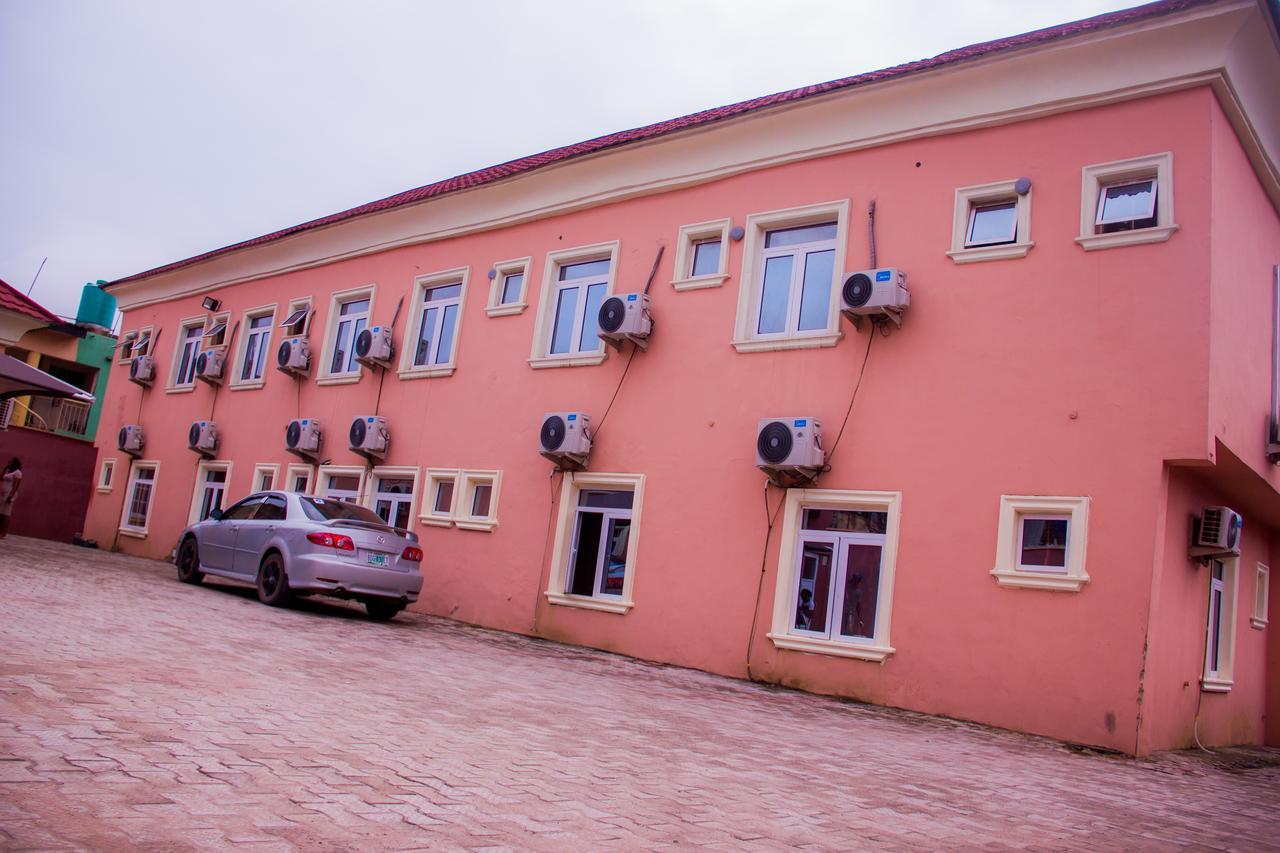 Glasshouse Hotel And Suites Egba Bagian luar foto